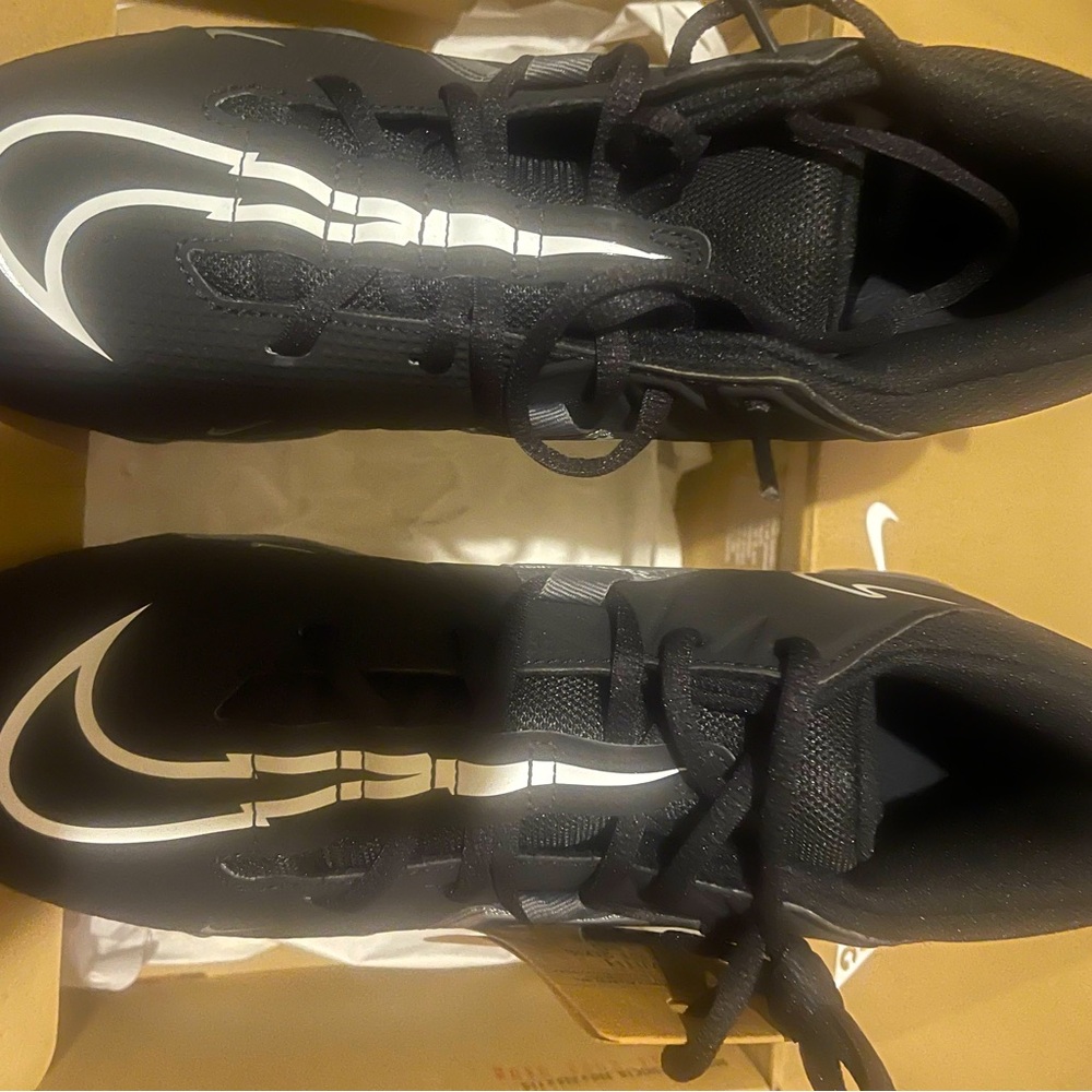 Men’s Nike Alpha new size 8